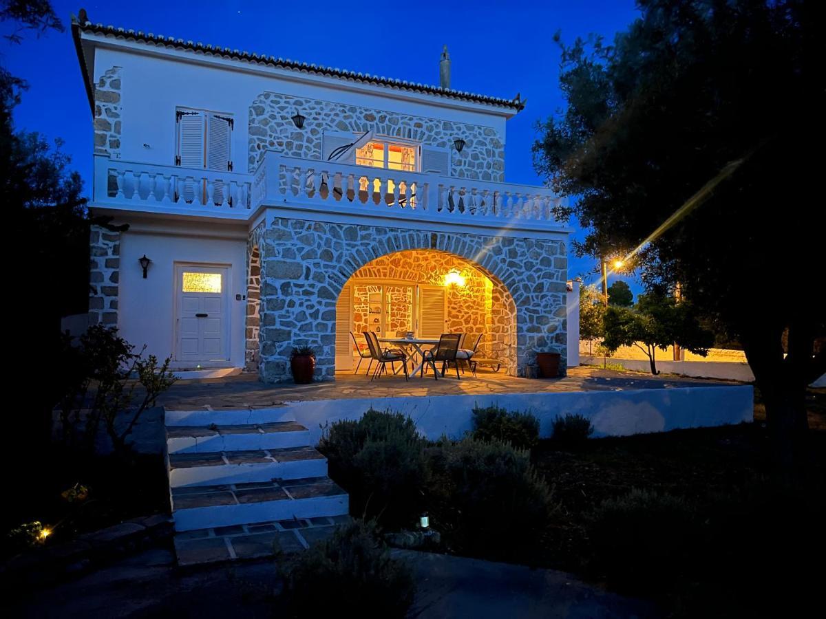 Ancora Villa Spétses
